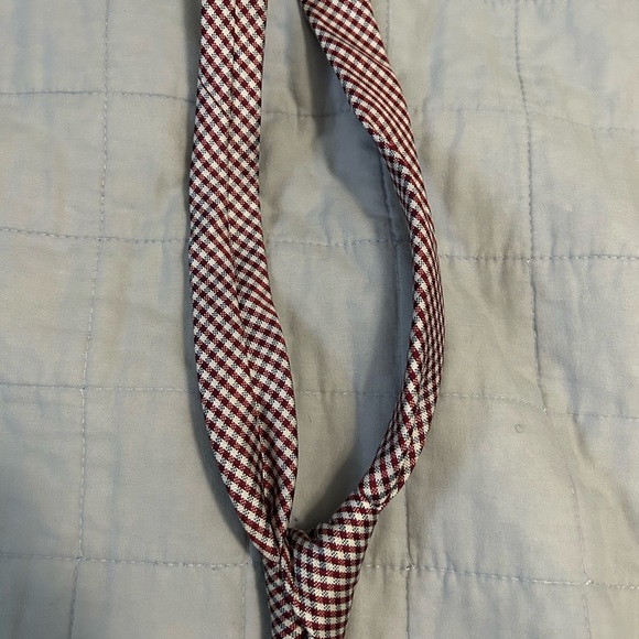 Red and White Tommy Hilfiger Tie - Picture 5 of 6